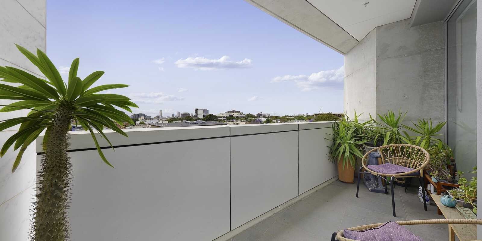 504/1B Lawson Square Redfern