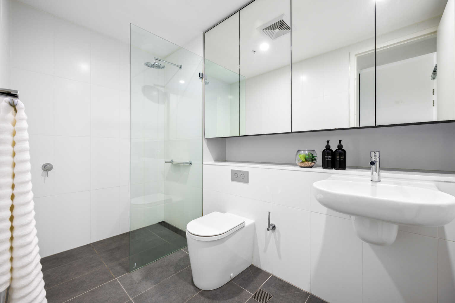 504/1B Lawson Square Redfern