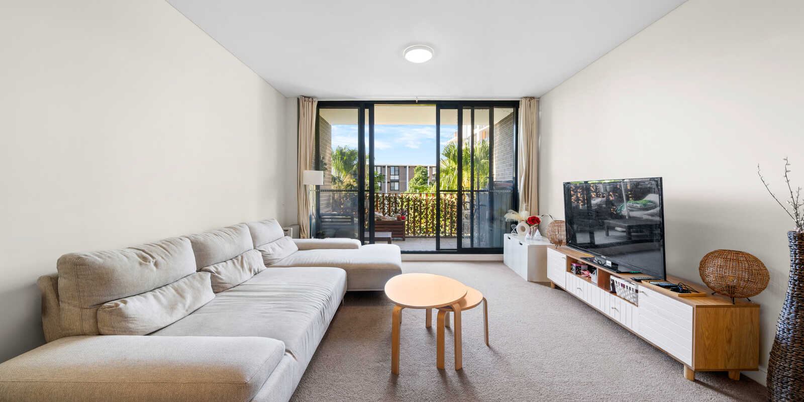 4202/50 Pemberton Street Botany