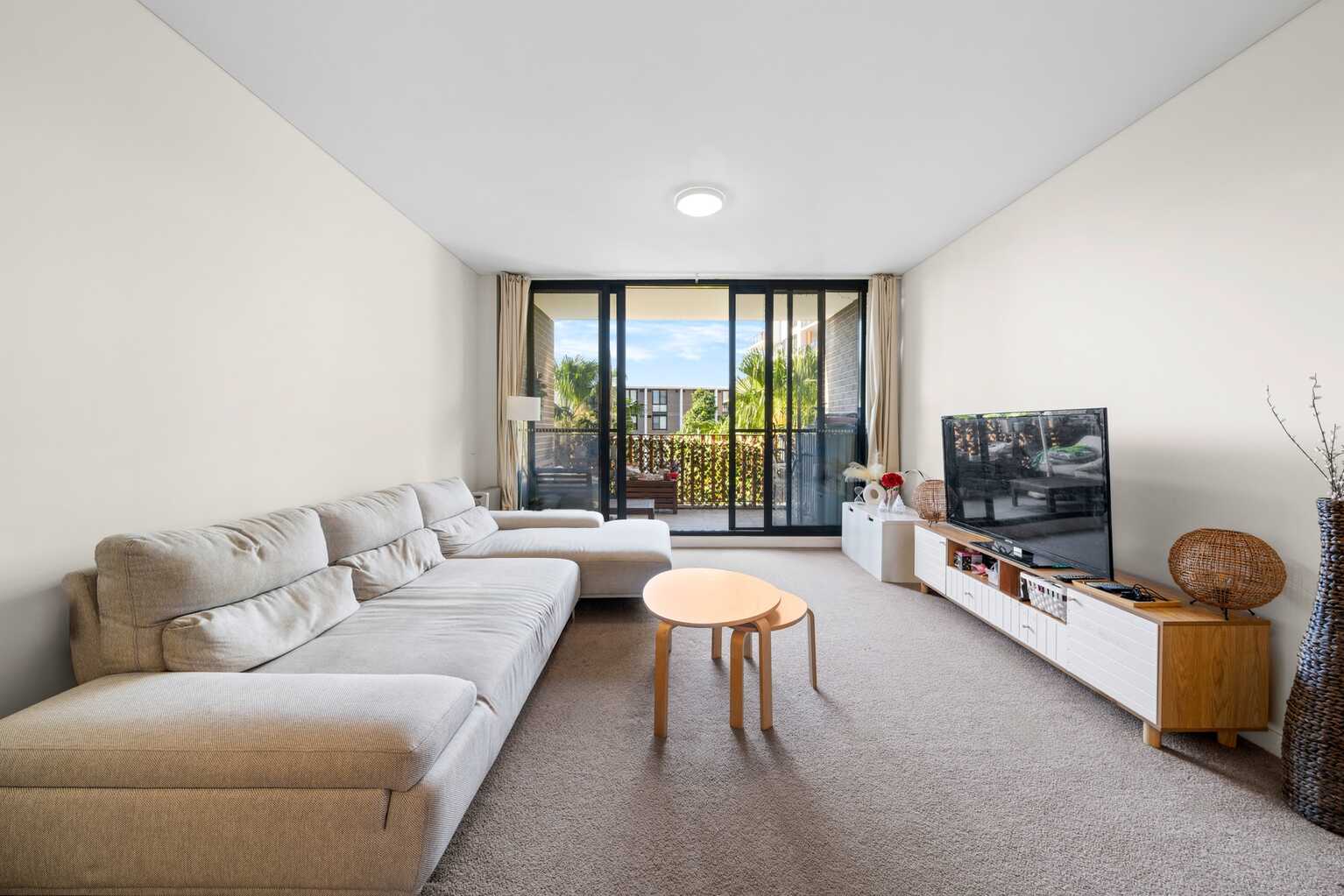 4202/50 Pemberton Street Botany