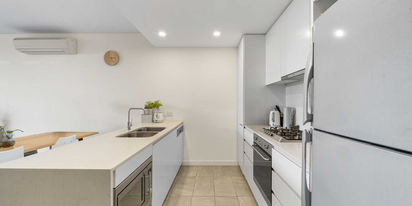 4202/50 Pemberton Street Botany
