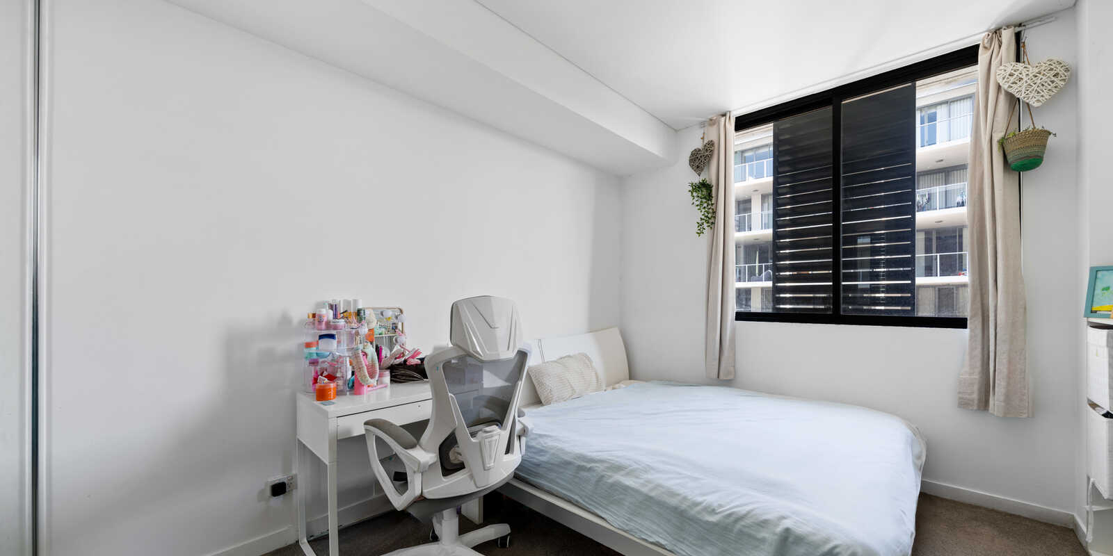 4202/50 Pemberton Street Botany