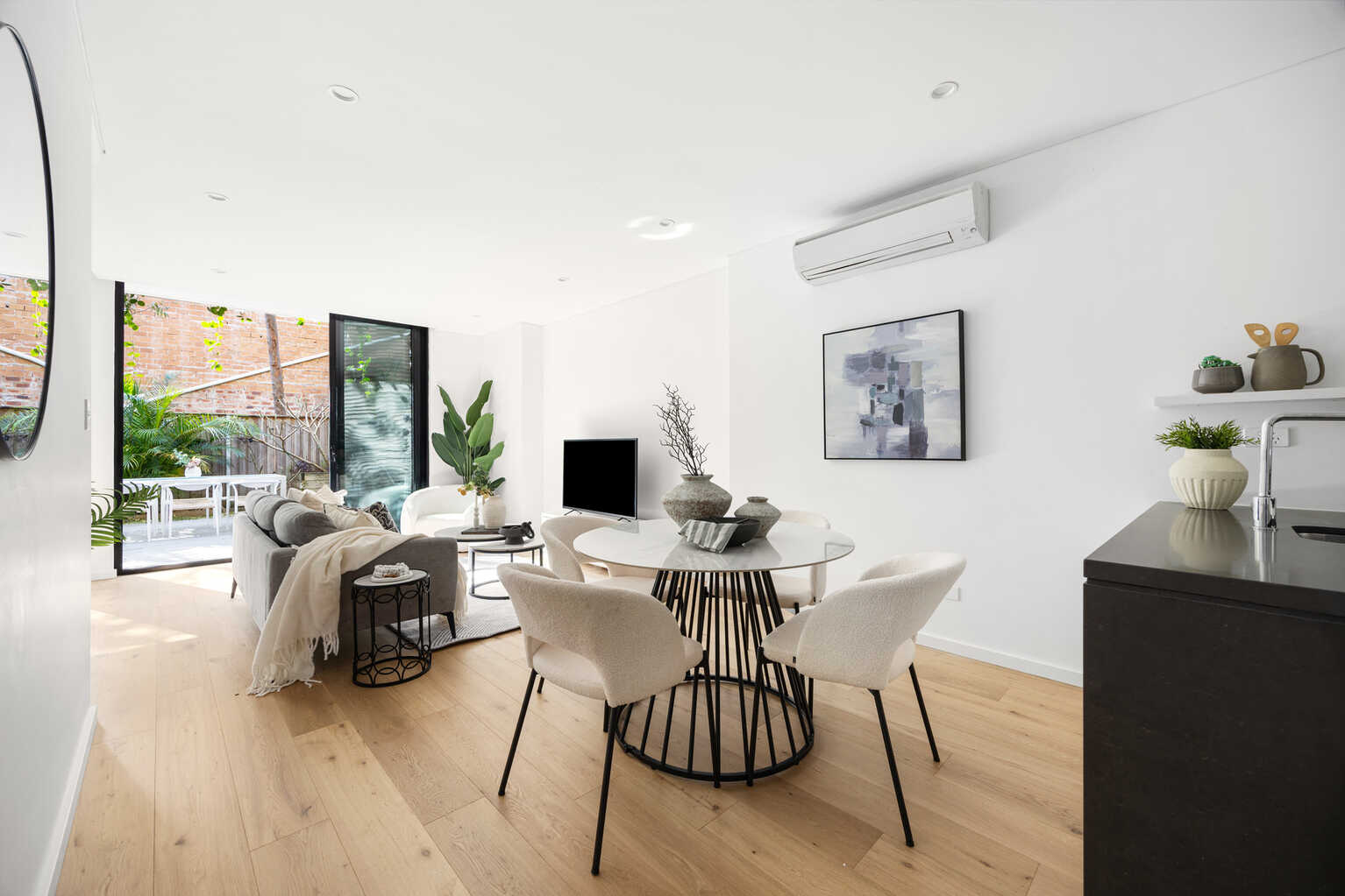 1/143 Botany Road Waterloo