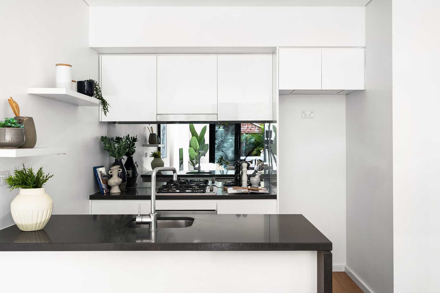 1/143 Botany Road Waterloo
