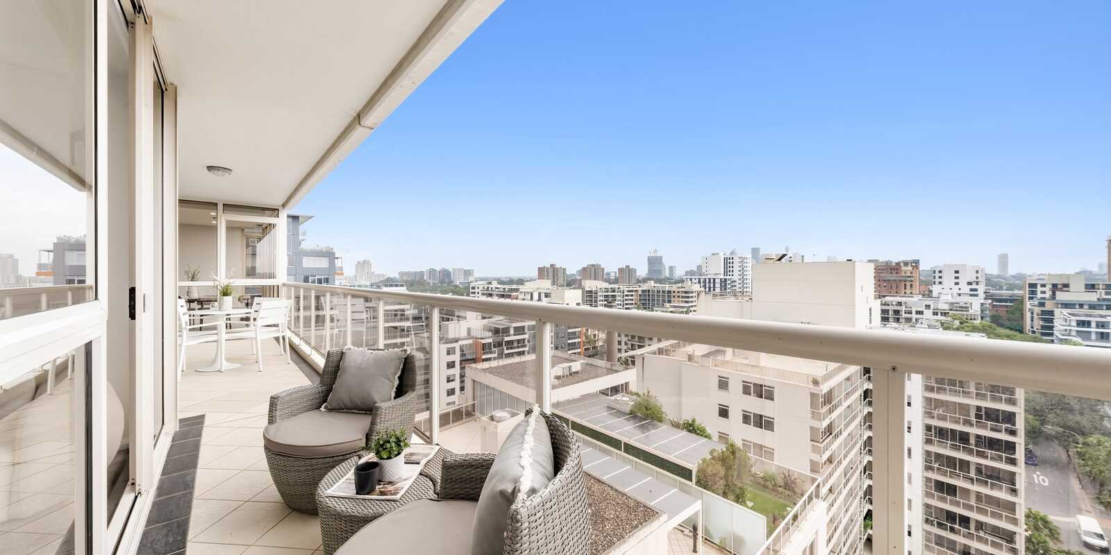 360/8 Lachlan Street Waterloo