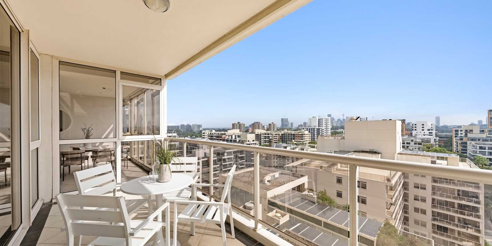 360/8 Lachlan Street Waterloo