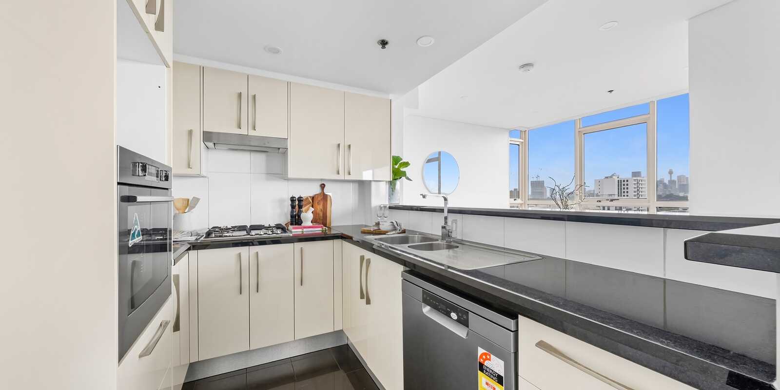 360/8 Lachlan Street Waterloo