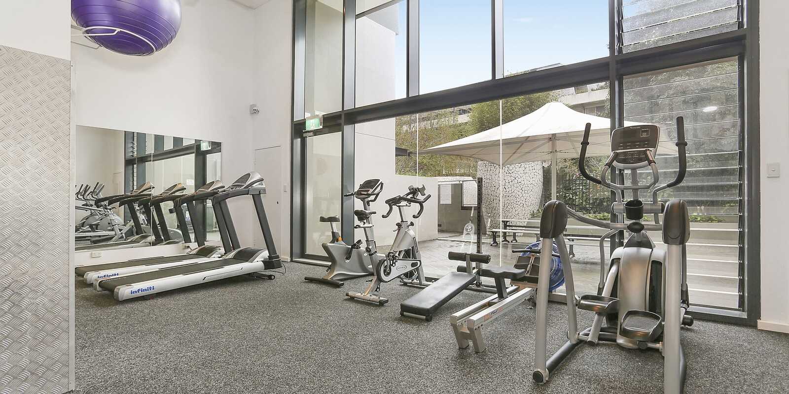 C33/240 Wyndham Street Alexandria