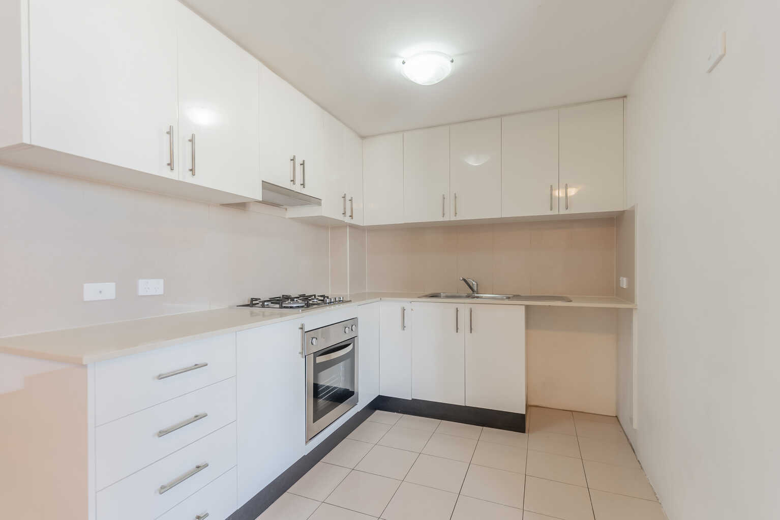 19/1 Kensington Street Kogarah