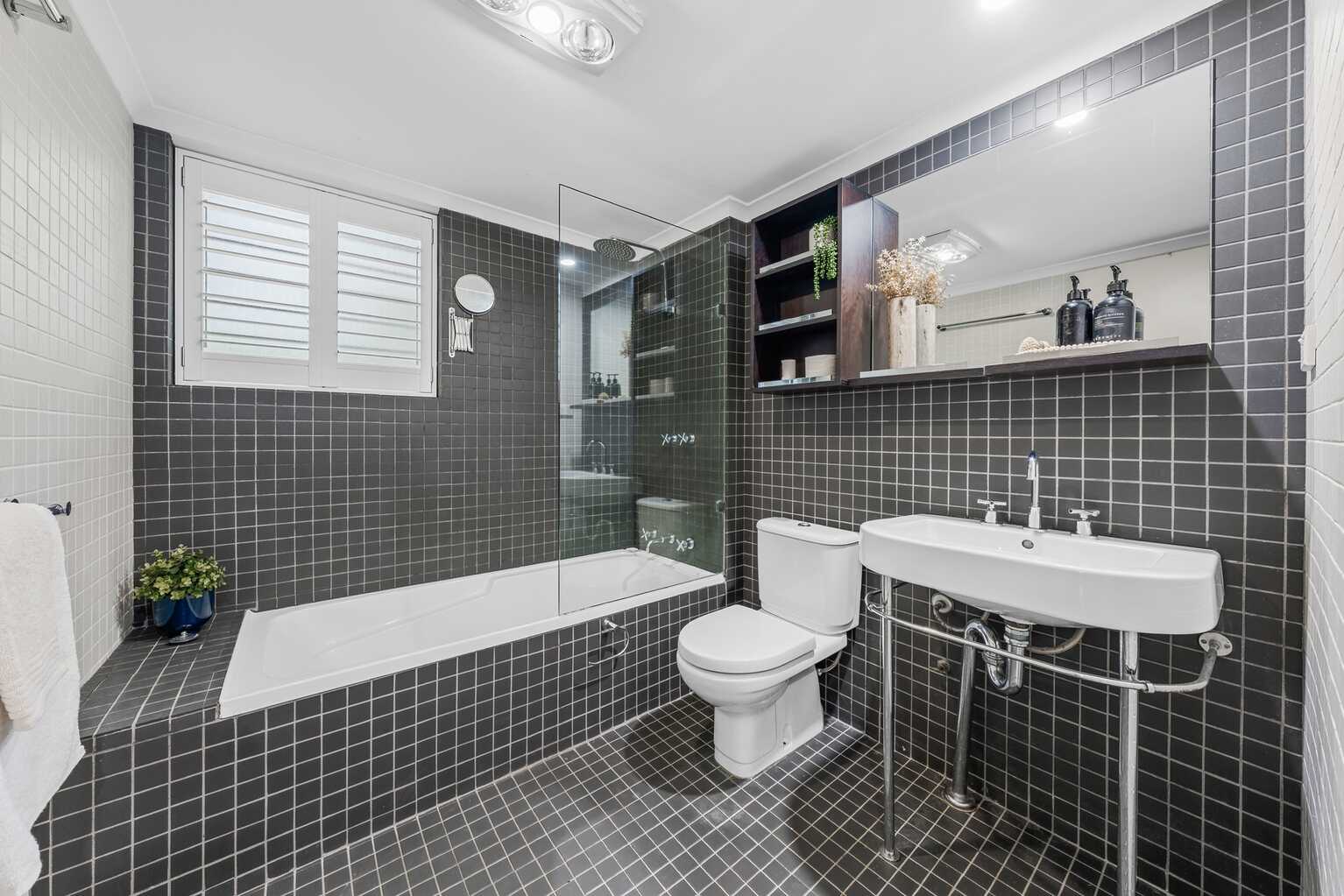 5/2 Kensington Mews Waterloo