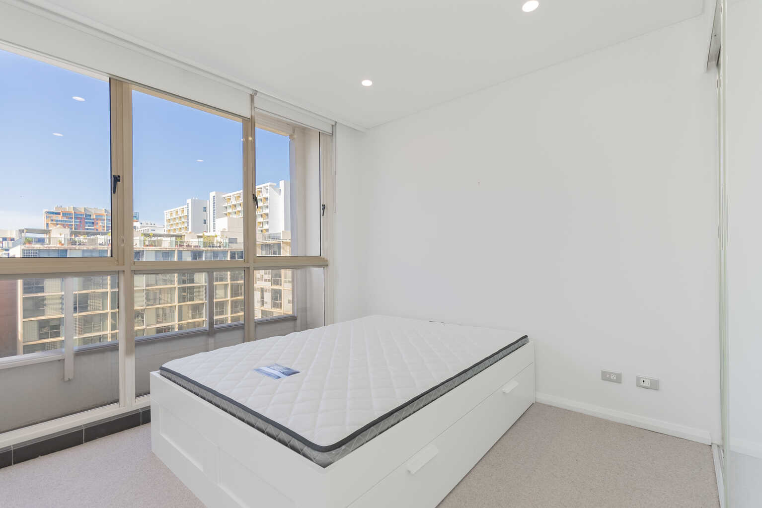 314/8 Lachlan Street Waterloo