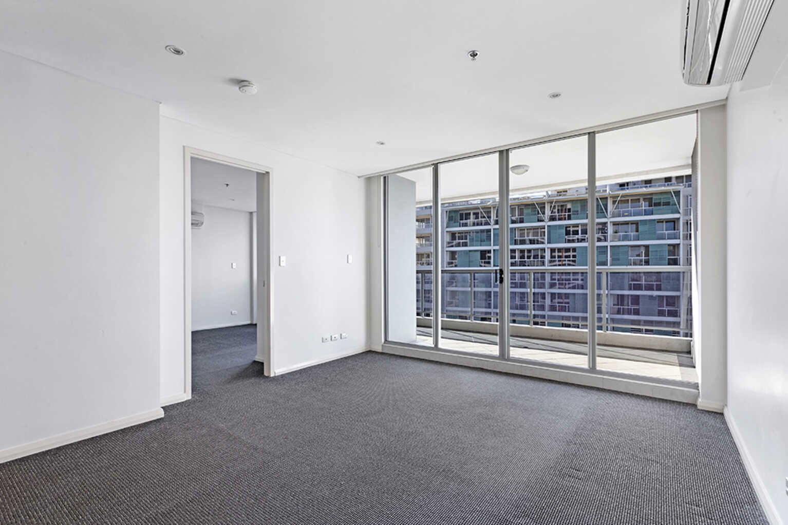 806/6 Lachlan Street Waterloo