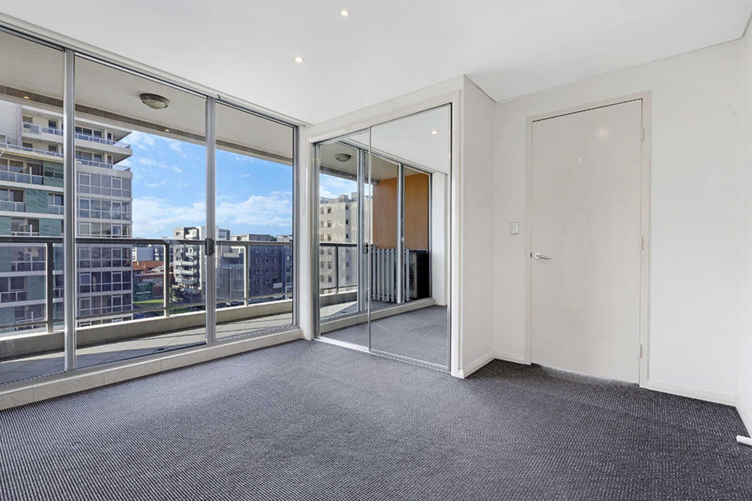806/6 Lachlan Street Waterloo