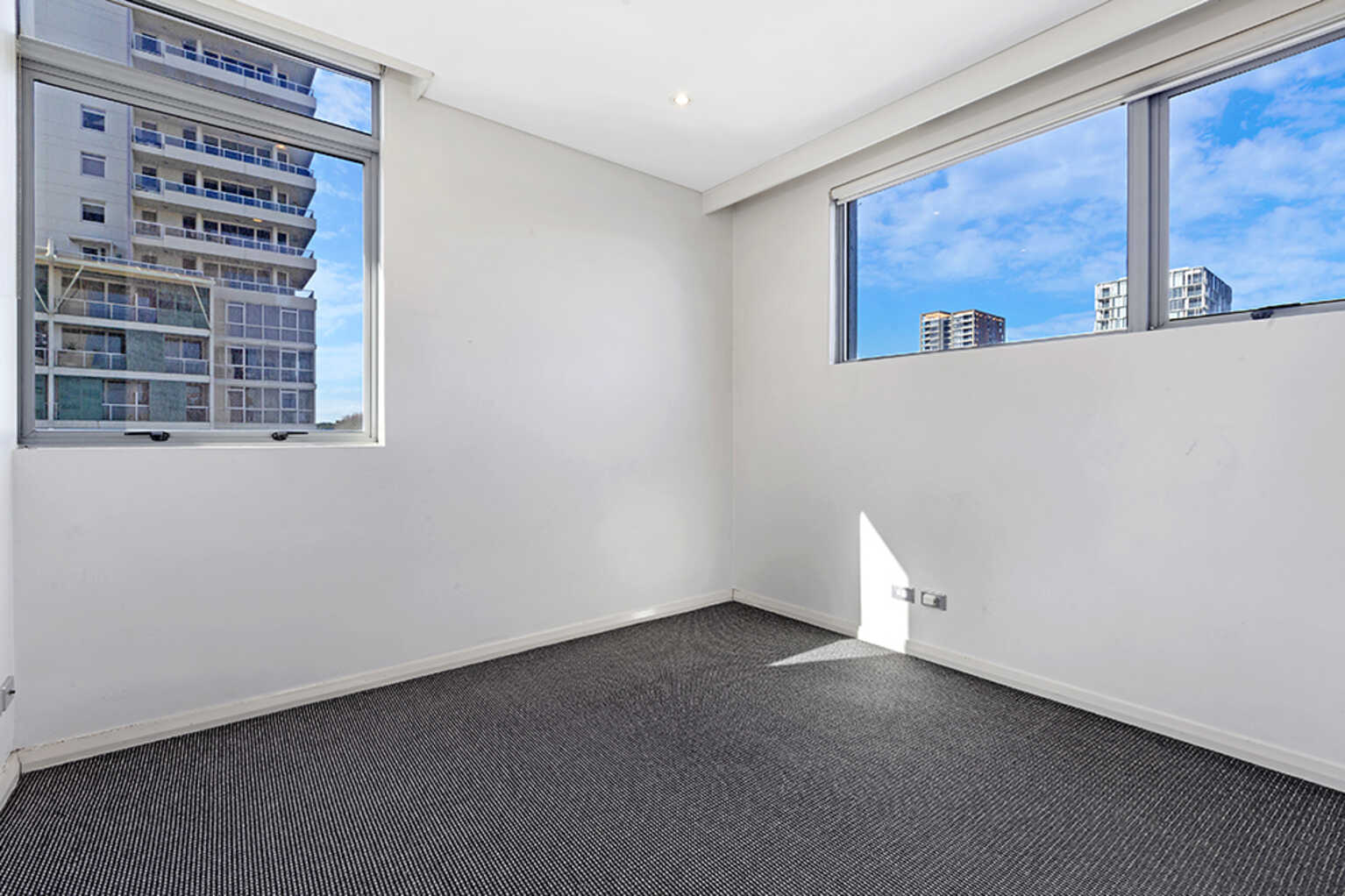 806/6 Lachlan Street Waterloo