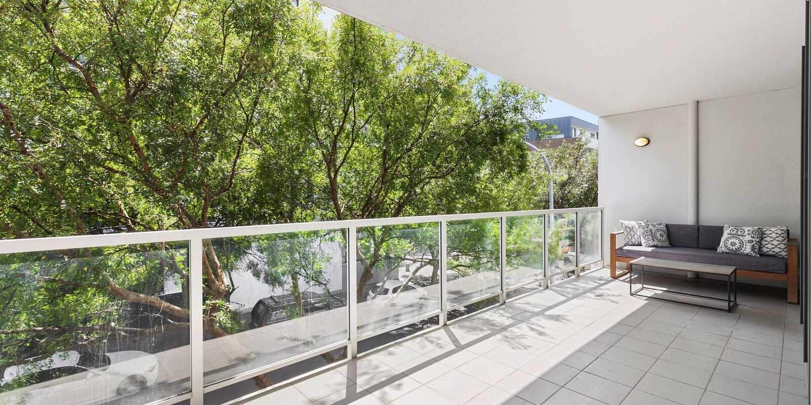 7/8 Grandstand Parade Zetland