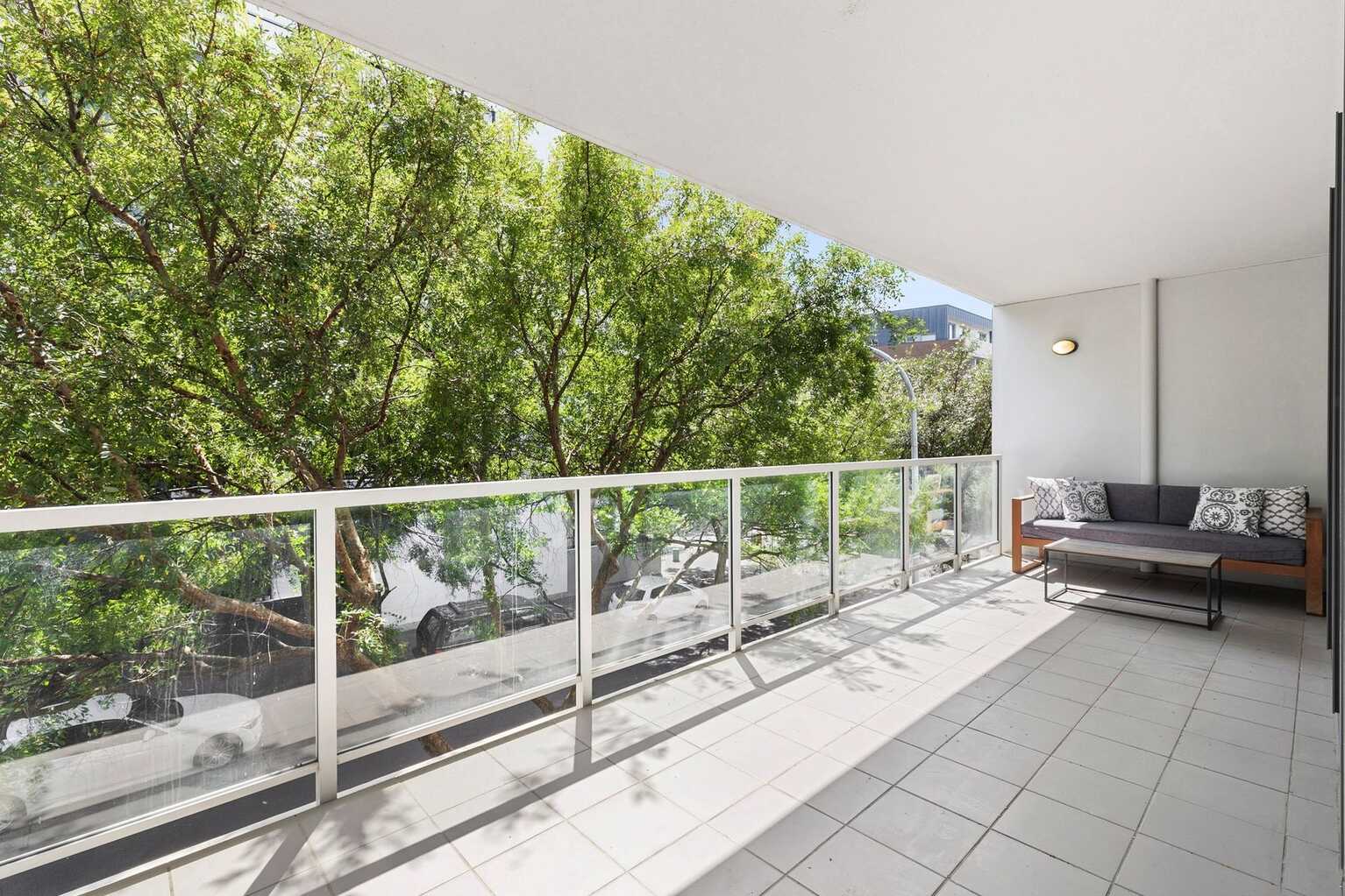 7/8 Grandstand Parade Zetland
