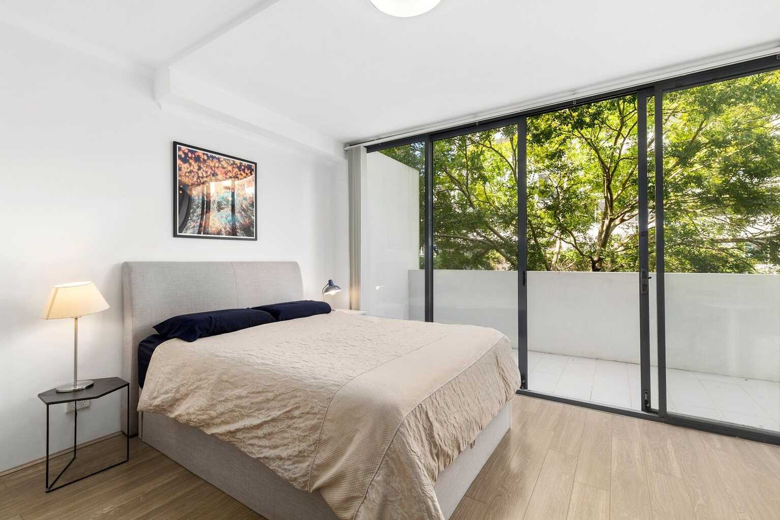 7/8 Grandstand Parade Zetland