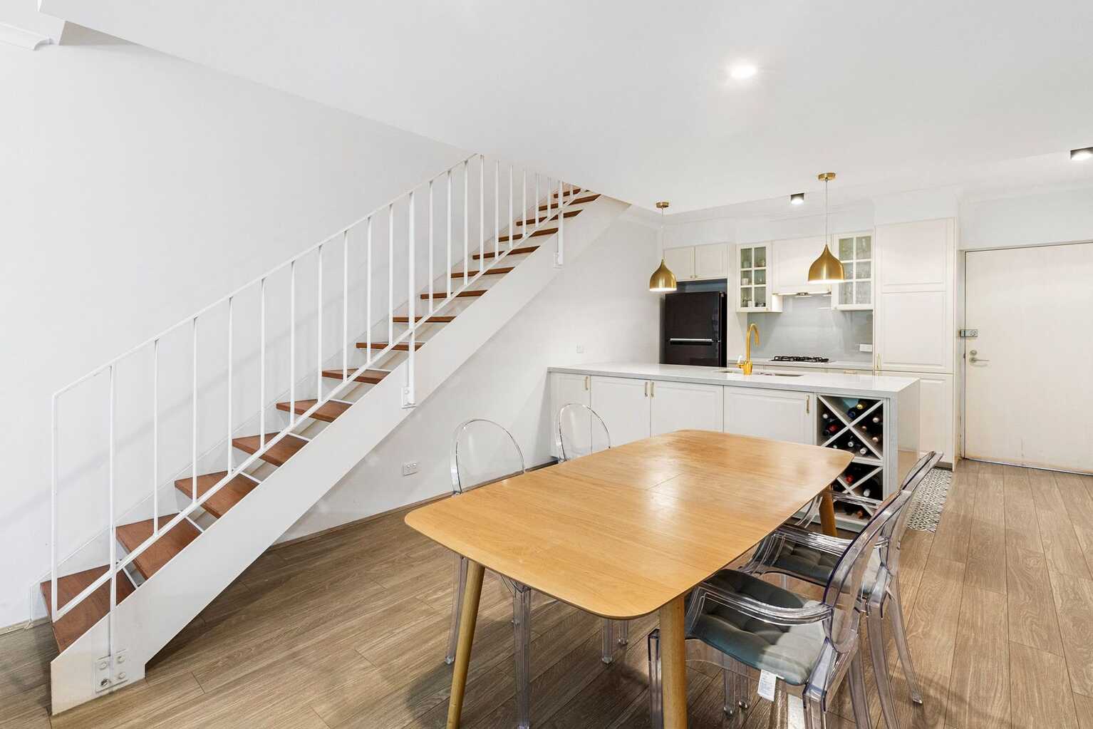 7/8 Grandstand Parade Zetland