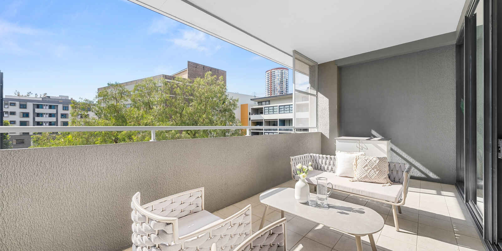 C33/240 Wyndham Street Alexandria