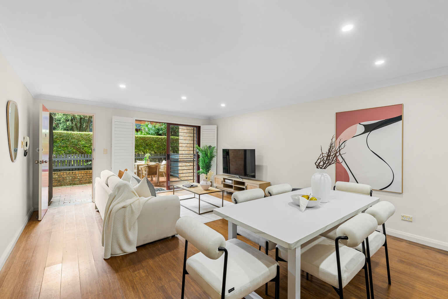 5/2 Kensington Mews Waterloo