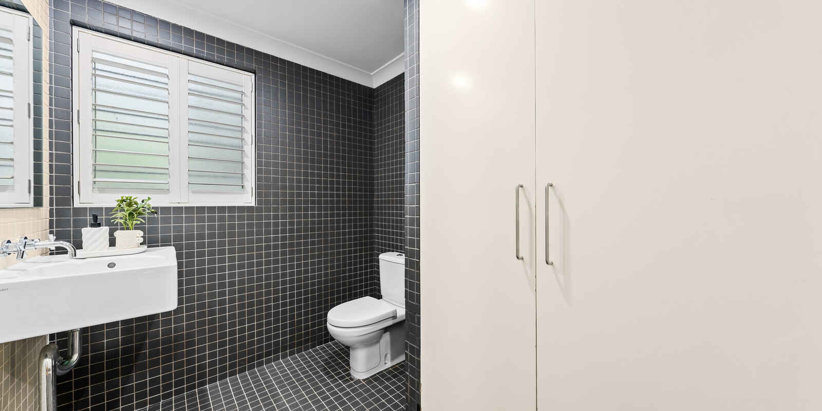 5/2 Kensington Mews Waterloo