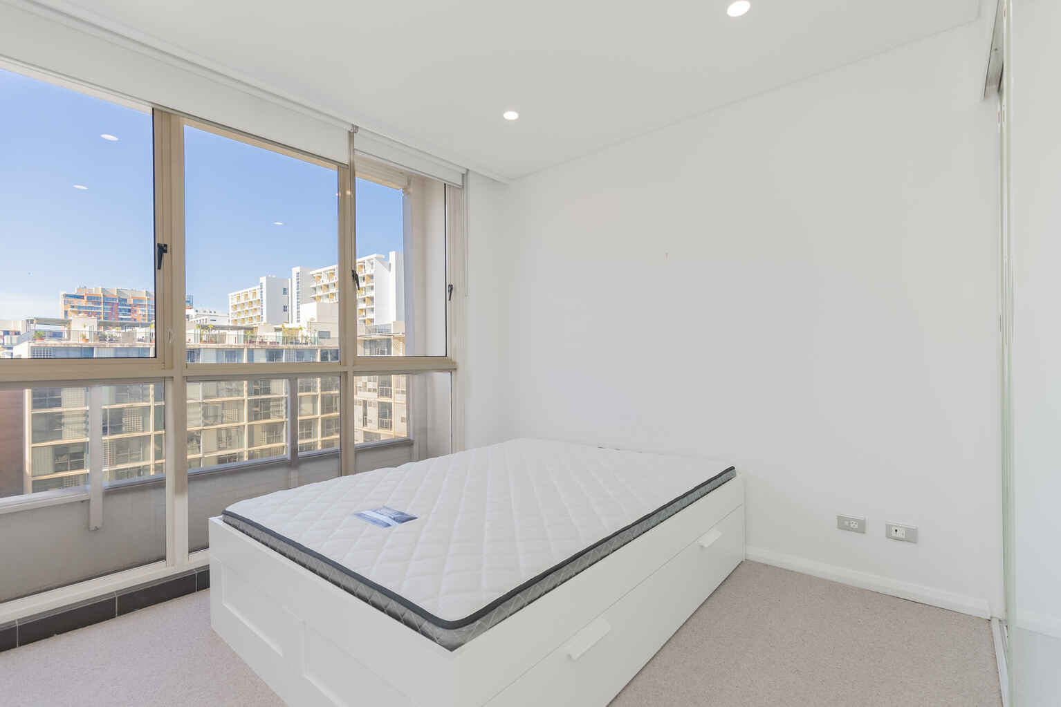 314/8 Lachlan Street Waterloo