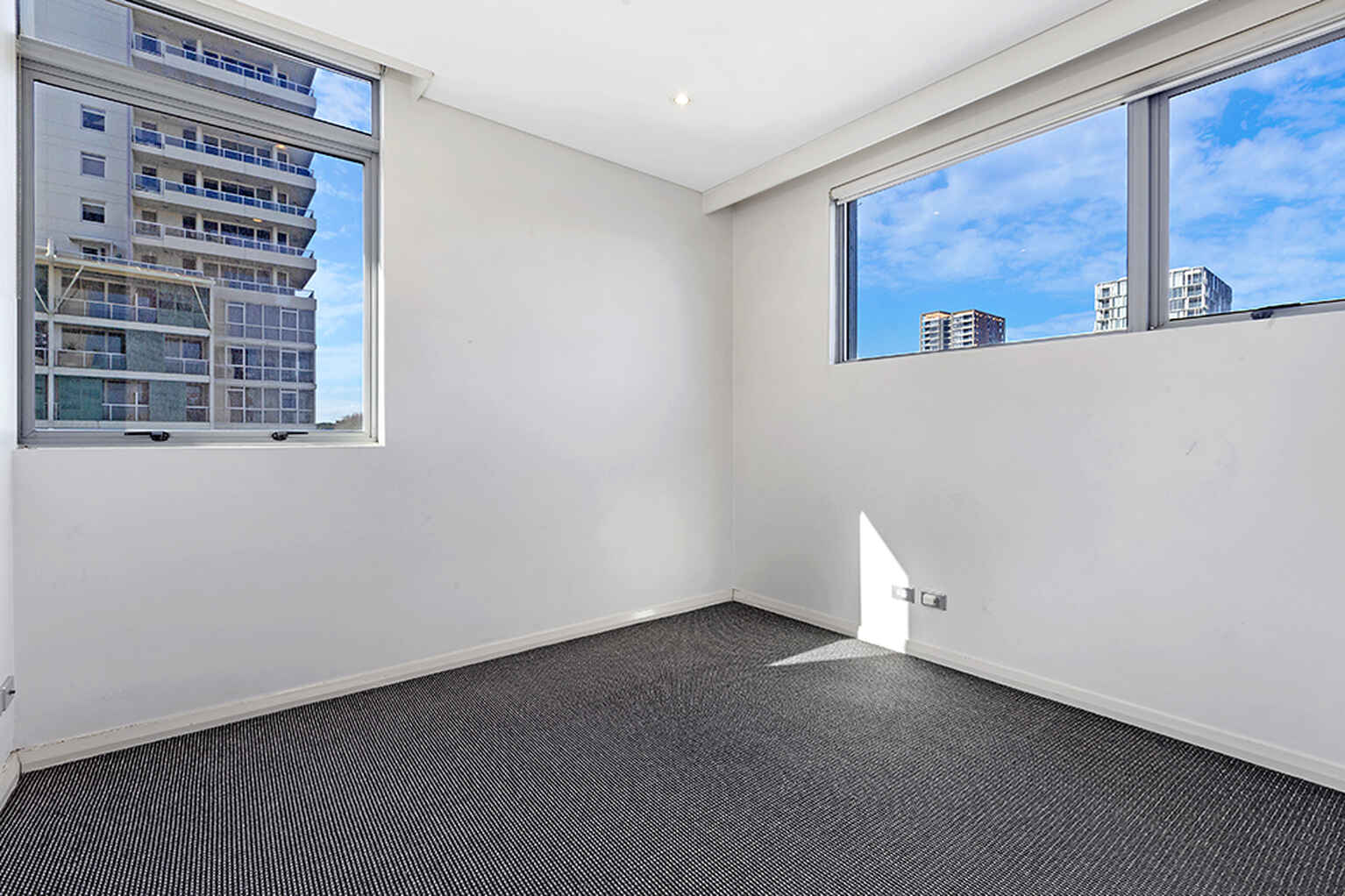 806/6 Lachlan Street Waterloo