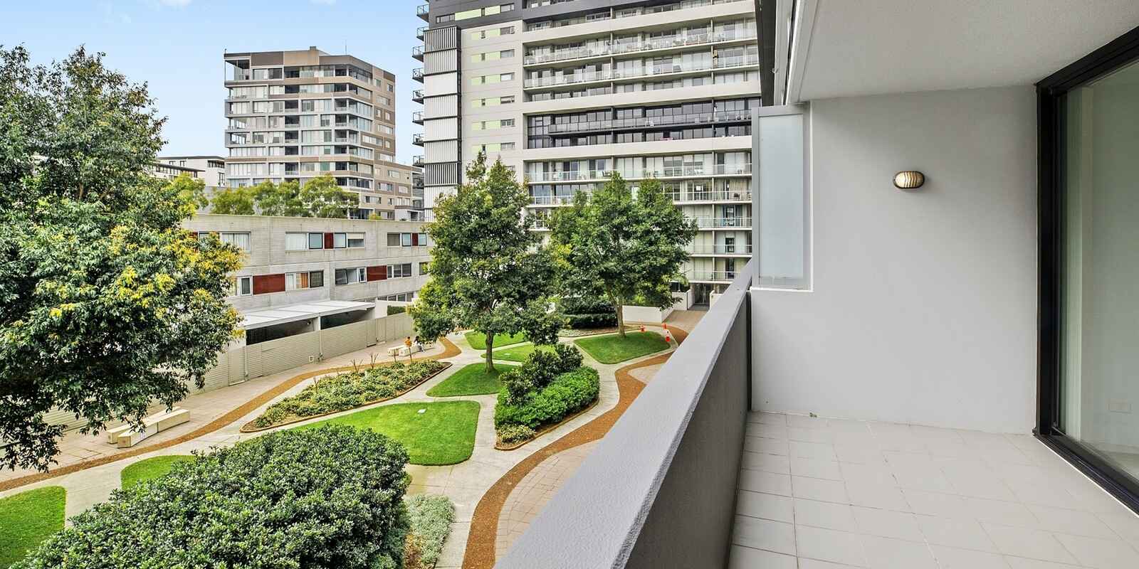 3/4 Hutchinson Walk Zetland