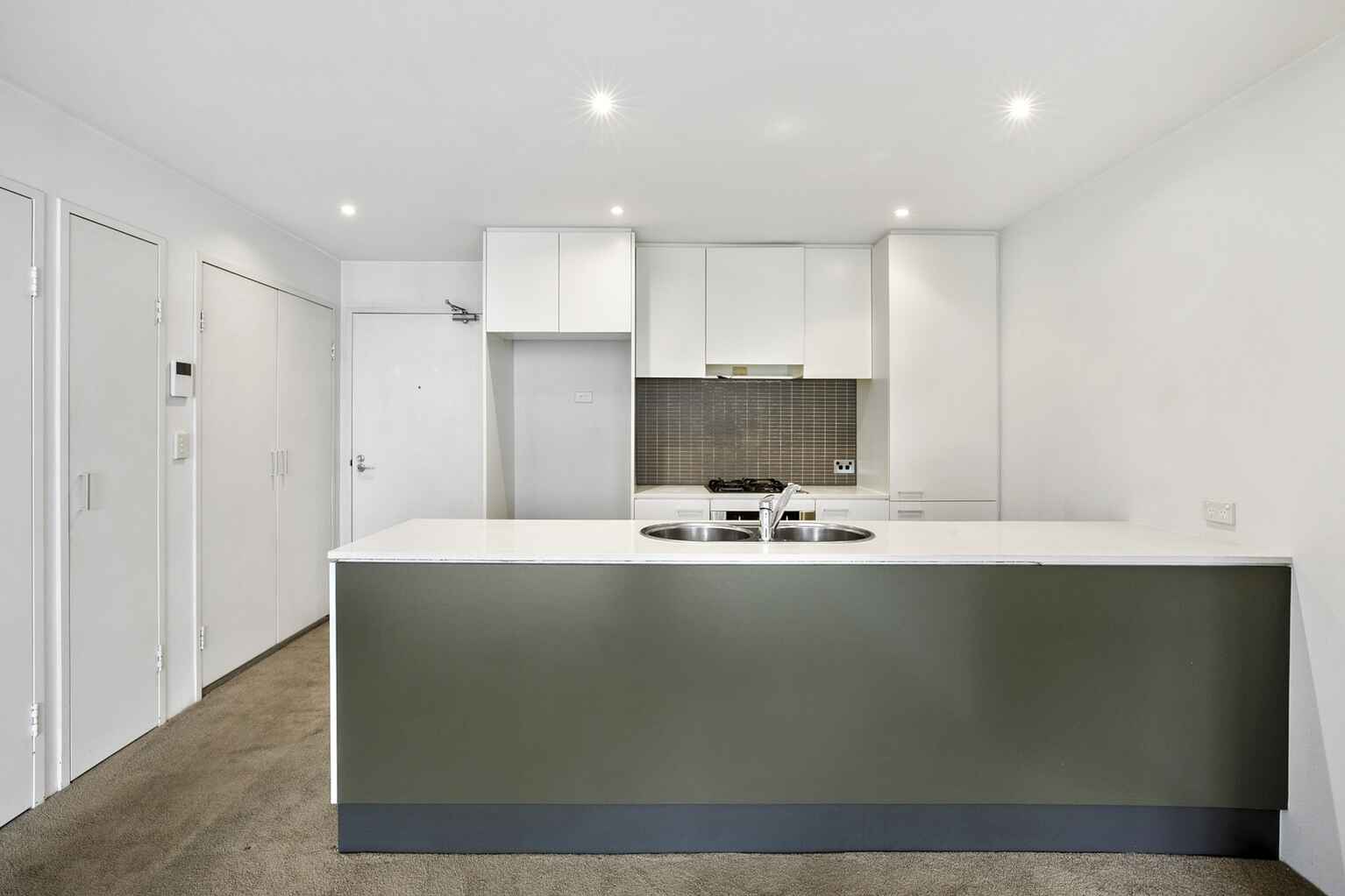 3/4 Hutchinson Walk Zetland