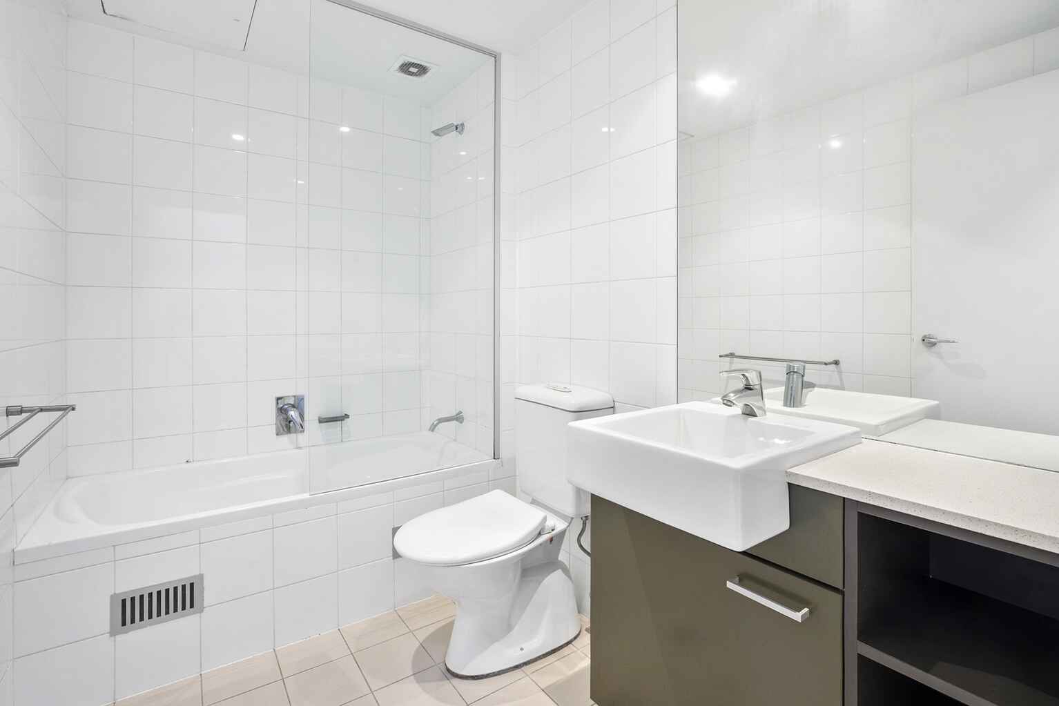 3/4 Hutchinson Walk Zetland