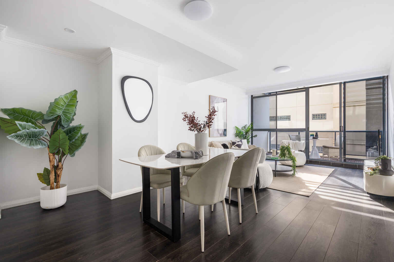 139/10 Lachlan Street Waterloo