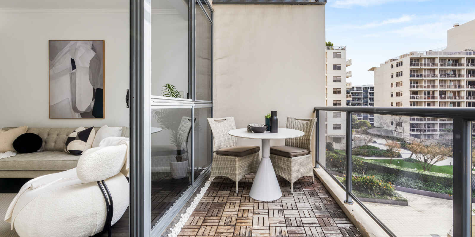 139/10 Lachlan Street Waterloo
