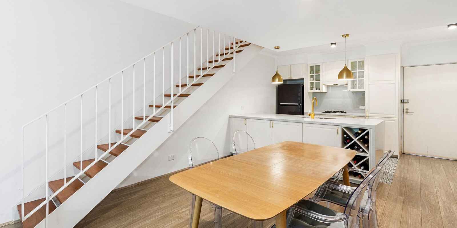7/8 Grandstand Parade Zetland 7/8 Grandstand Parade Zetland