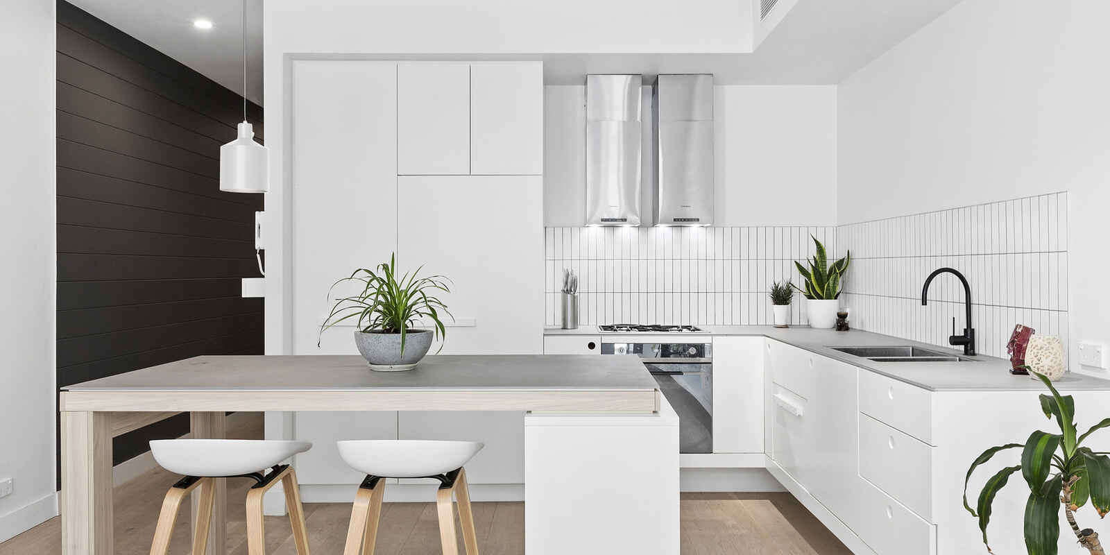B414/810 Elizabeth Street Waterloo