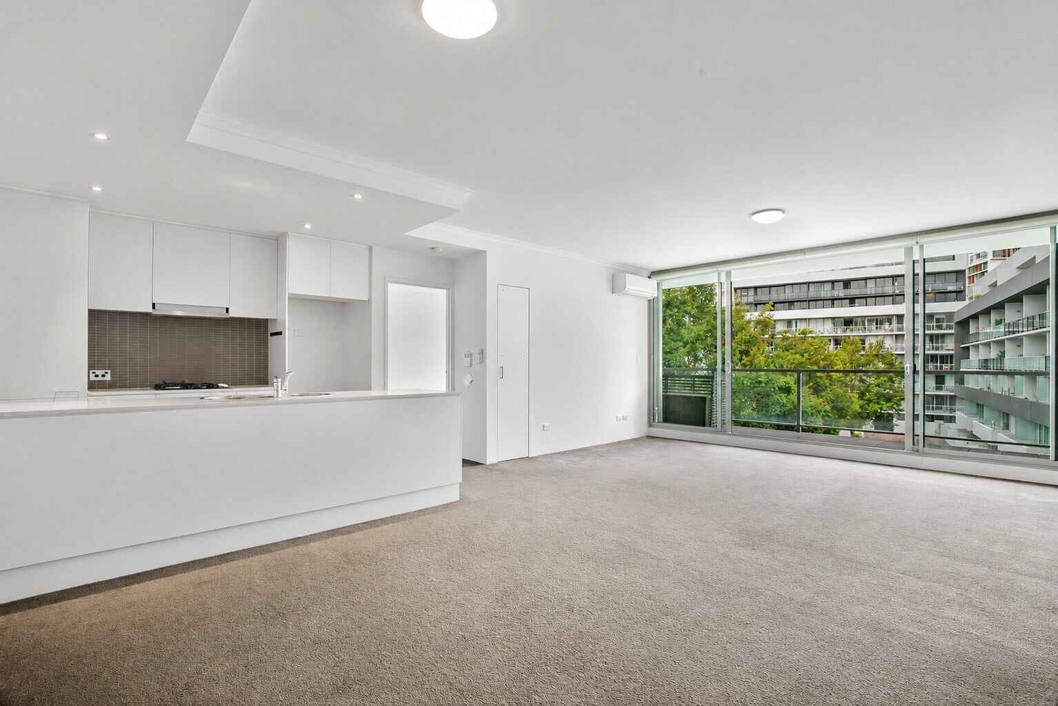 40/2 Hutchinson Walk Zetland